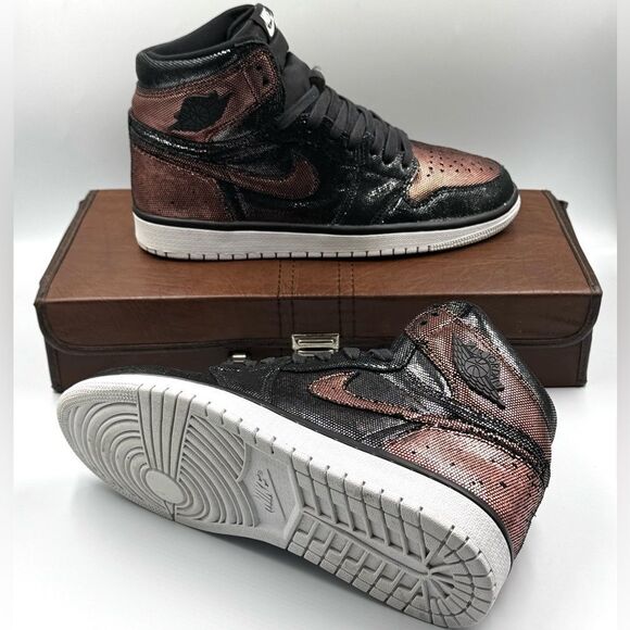 Wmns Air Jordan 1 Retro High OG 'Fearless' - Picture 1 of 10